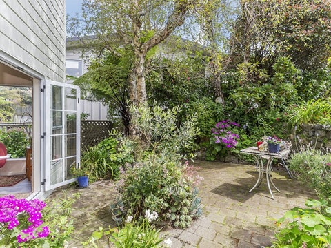 27 Discovery Drive, Whitby, Porirua
