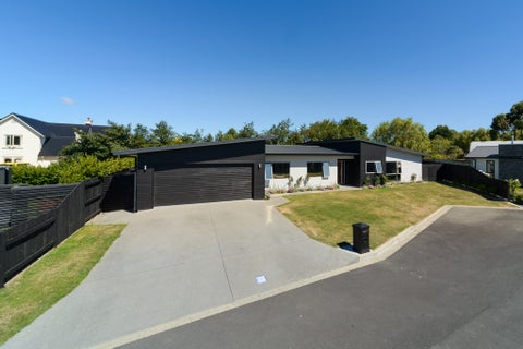 6 D'Urville Place, Kelvin Grove, Palmerston North