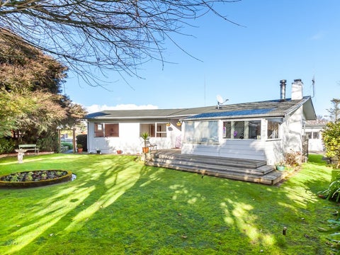 8 Panako Place, Awapuni, Palmerston North