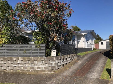 11 Kennedy Place, Merrilands, New Plymouth