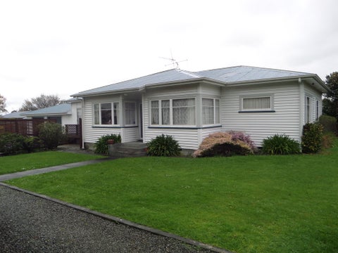 42 Wakefield Street, Featherston