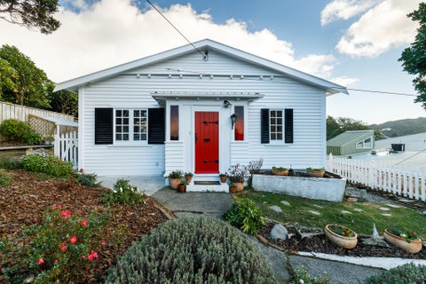 8 Messines Road, Karori, Wellington
