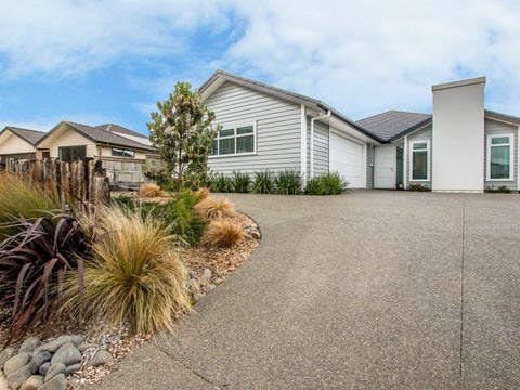 37 Waipunahau Road, Waikanae