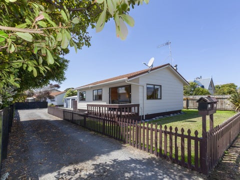 61A Mazengarb RD, Paraparaumu Beach, Paraparaumu