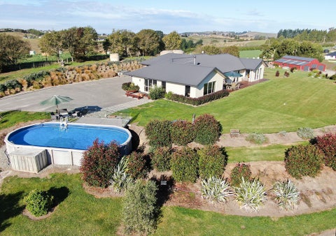 28 Rooneys Road, Weston, Oamaru