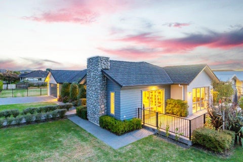 11 Waipunahau Road, Waikanae