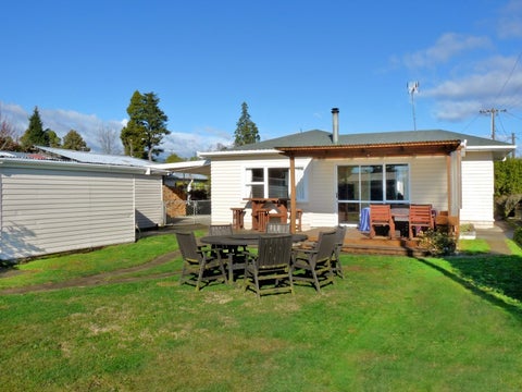 4 Martin Avenue, Wakefield
