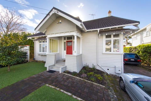 9 Mariners View Road, Beach Haven, Auckland