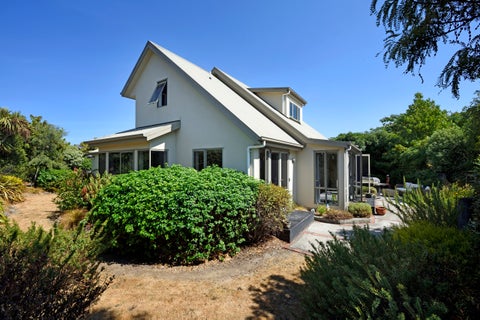 25 Hollybush Drive, Brightwater