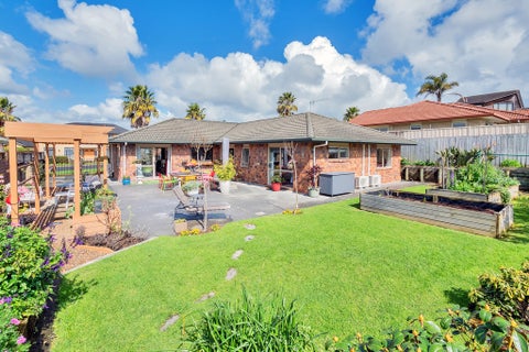15 Parkhaven Drive, Rosehill, Papakura