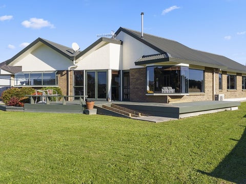 4 Jasmine Place, Fitzherbert, Palmerston North
