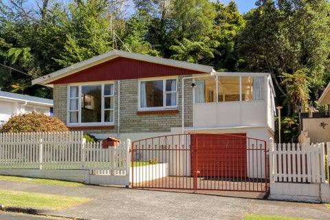 44 Pembroke Street, Westown, New Plymouth