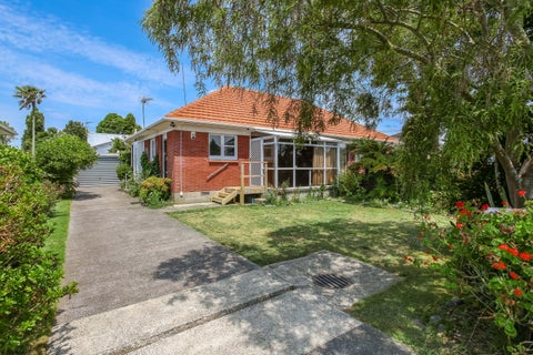 2/101A Clevedon Road, Papakura, Papakura
