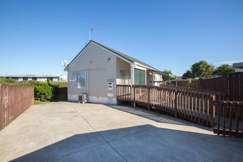 2/16 Trimdon Street, Randwick Park, Auckland