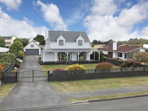 11 Oaklea Avenue, Marton