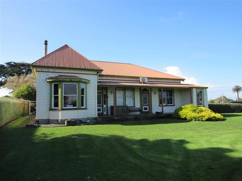 16 Tauhuri Street, Hawera