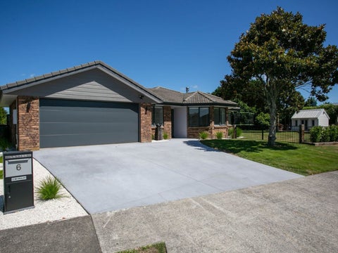 6 De La Mare Drive, Leamington, Cambridge