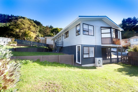 11 Forglen Place, Tawa, Wellington