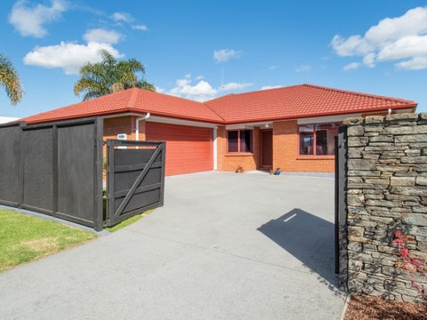 2 Condor Drive, Pyes Pa, Tauranga