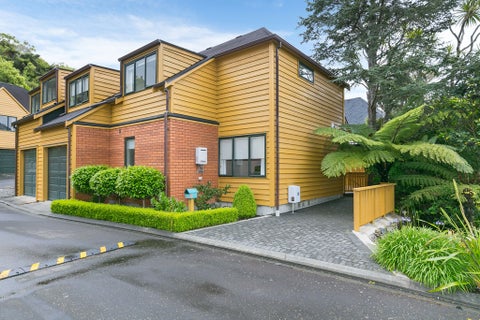 61 Futuna Close, Karori, Wellington