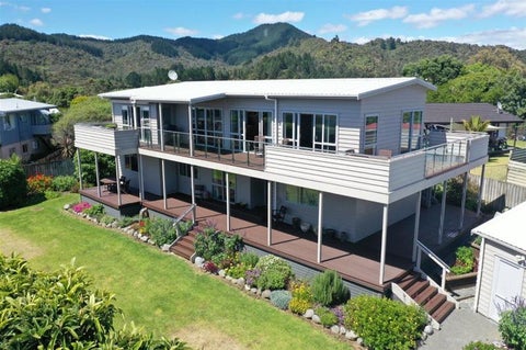 16 Moray Place, Whiritoa, Waihi