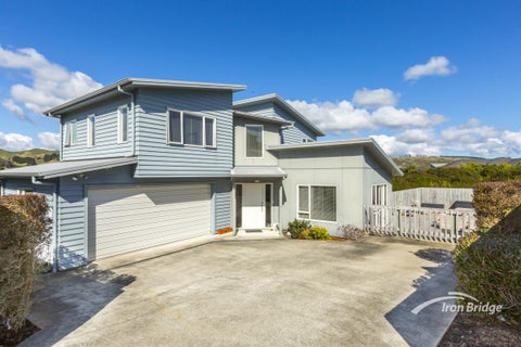 99 Te Puia Drive, Aotea, Porirua