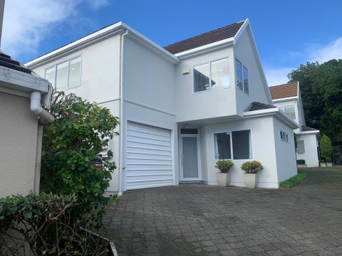 2/24 Clonbern Road, Remuera, Auckland