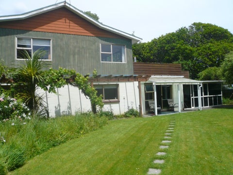 15A Knights Grove, Otaki