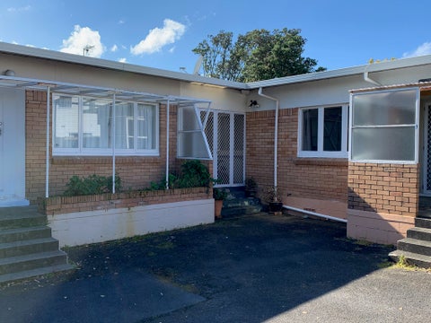 2/33 Rodney Street, Howick, Auckland