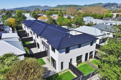 8D Defoe Place, Waltham, Christchurch