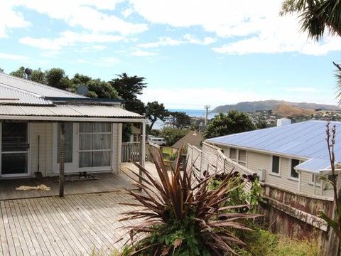 17 Pikarere Street, Titahi Bay, Porirua