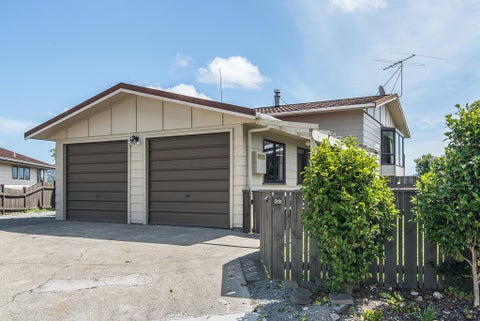 32 Dominica Crescent, Grenada Village, Wellington