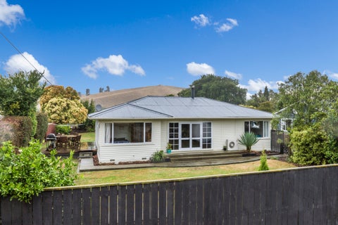 208 Whitby Road, Wakefield
