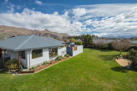 51 Mount Iron Drive, Wanaka