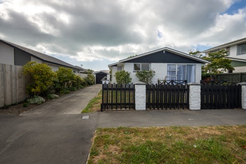 4 Lamorna Road, Parklands, Christchurch
