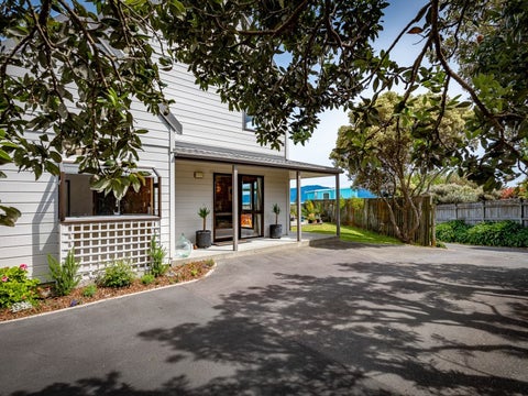 13 Pine Ridge Terrace, Waikanae Beach, Waikanae