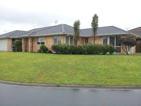 4 Holcroft Place, Huntington, Hamilton