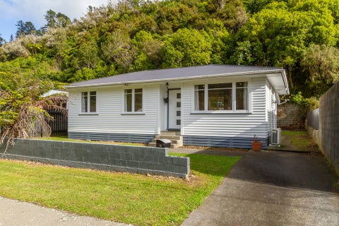 18 Sunny Grove, Wainuiomata, Lower Hutt