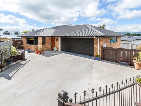 16 Galea Grove, Kelvin Grove, Palmerston North