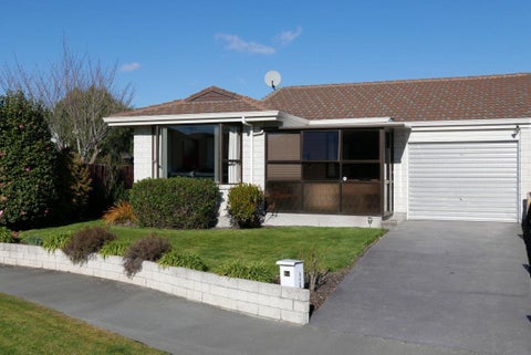 2/8 James Condon Place, Redwood, Christchurch