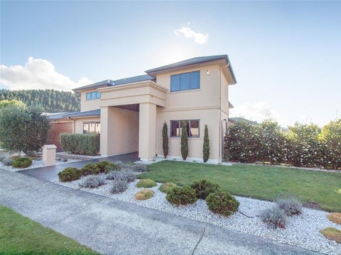 28 Furlong Cres, Churton Park, Wellington