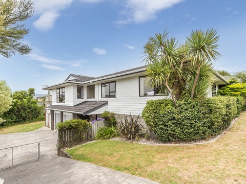 33 Shackle Lane, Whitby, Porirua