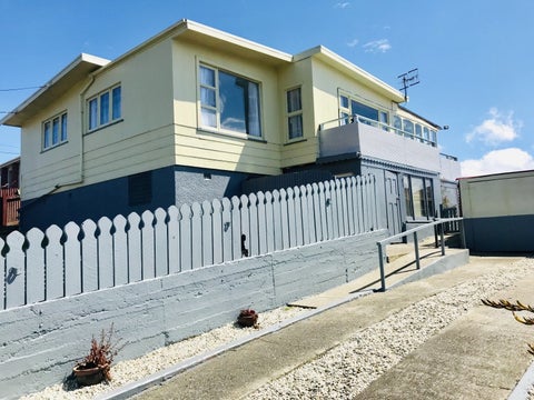 331 Barrow Street, Bluff