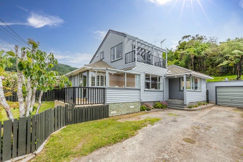 100 Redwood Avenue, Tawa, Wellington