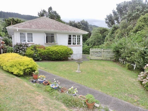 31 Lyndhurst Road, Tawa, Wellington