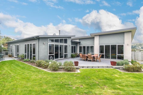 14 Sumner Terrace, Aotea, Porirua