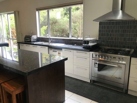 14 Kunzea Place, Greenhithe, Auckland