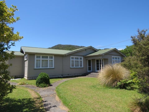 9 River Road, Hector, Hector