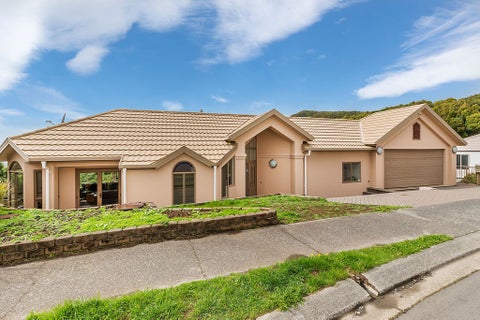 49 Landsdowne Terrace, Karori, Wellington