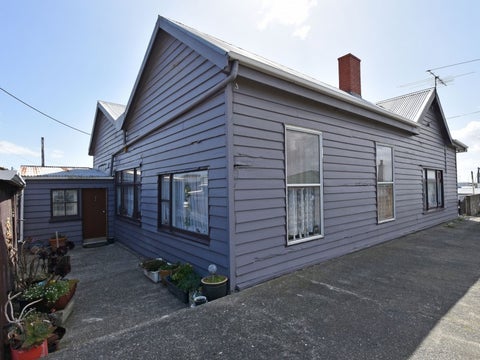 27 Blackwater Street, Bluff